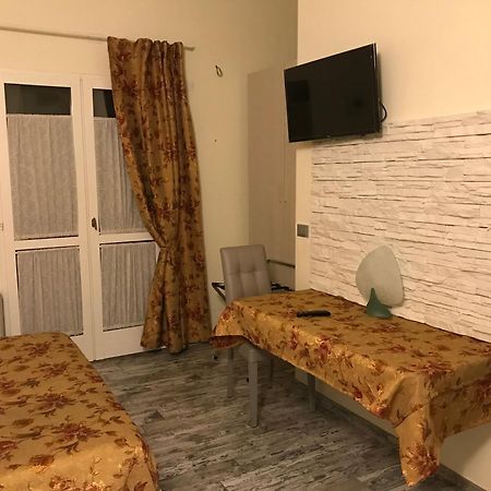 Pidkova Hotel Modena Bagian luar foto
